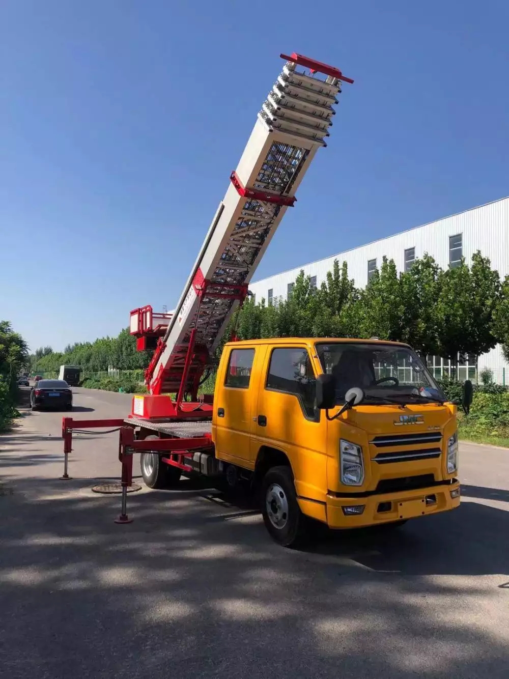 群英乡附近的云梯车出租服务：轻松解决高空作业需求