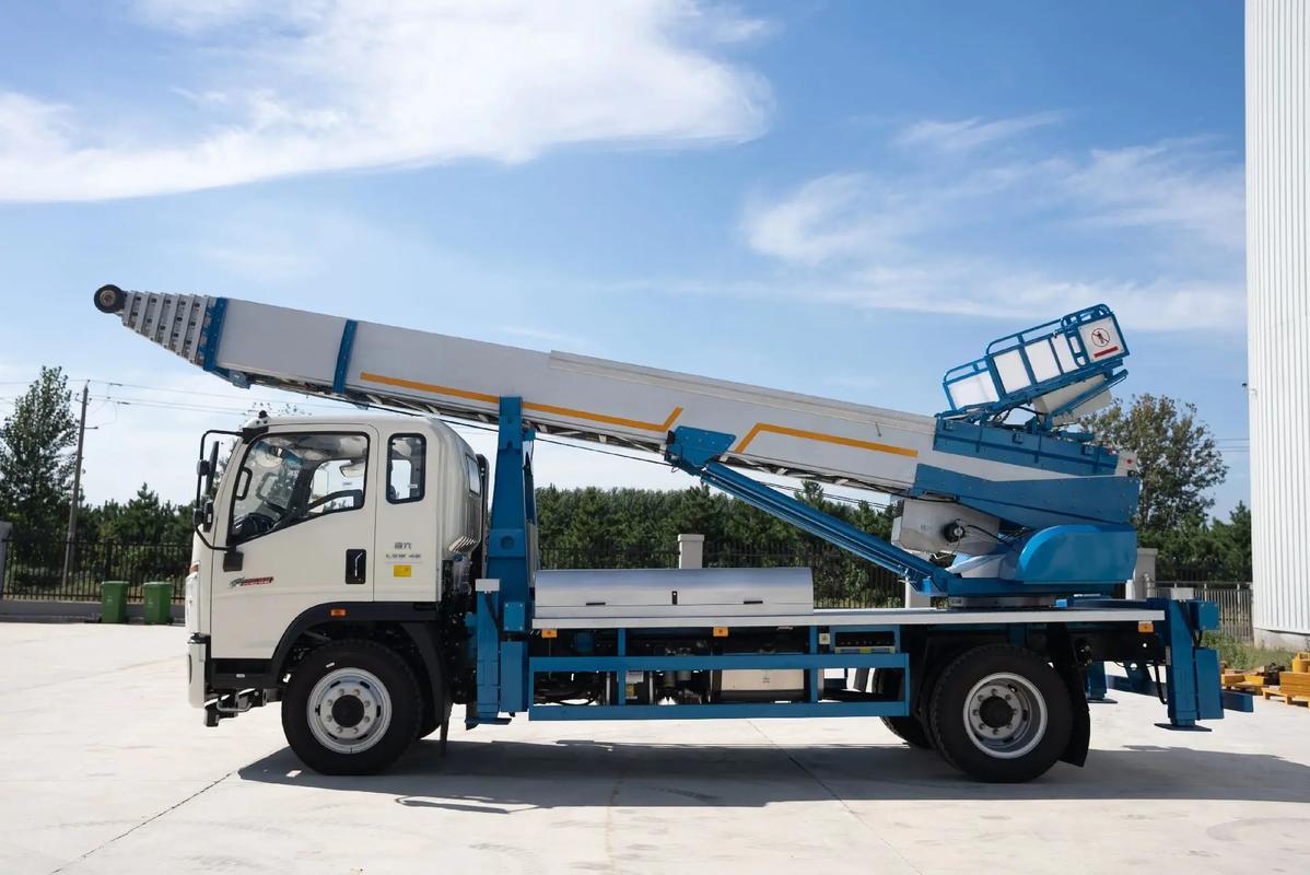 群英乡云梯上料车租赁费用